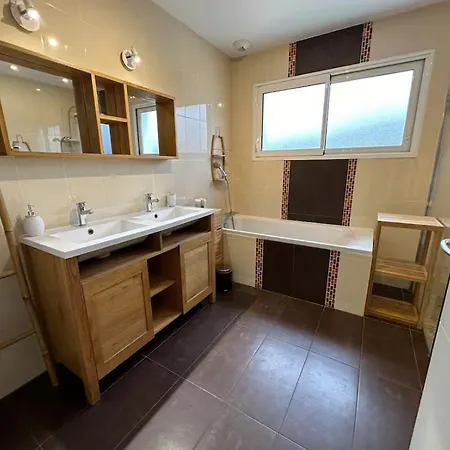 La Roseliere - Maison 3 Avec Jardin - Climatisation & Parking - A 5 Minutes De Chatelaillon-plage